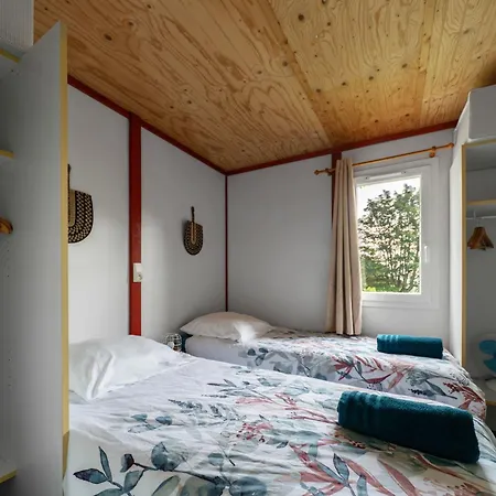 Le Mont Libre - & Espace Nature - Campsite *
