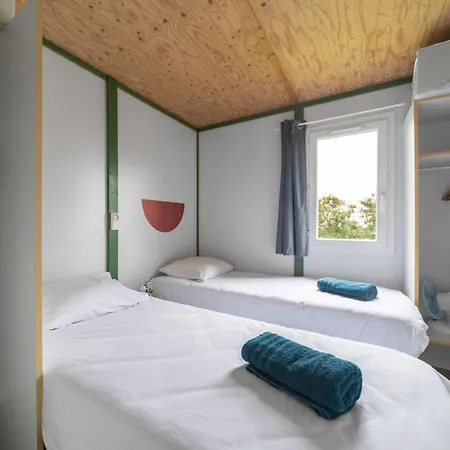 Le Mont Libre - & Espace Nature - Campsite Gannat