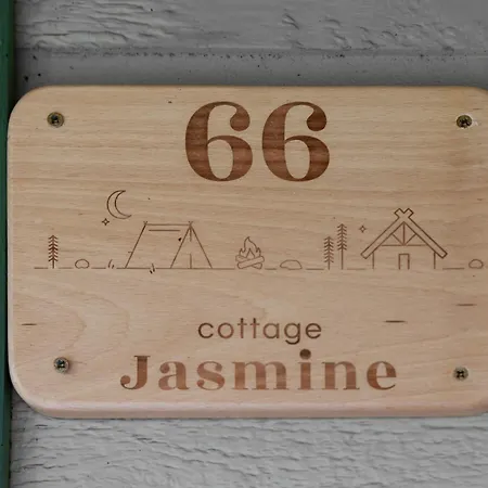 Campsite Le Mont Libre - & Espace Nature - *