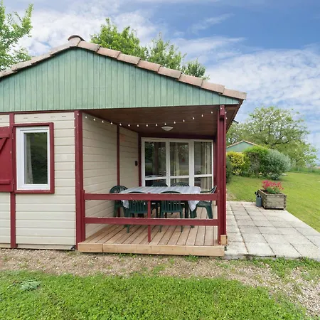 Campsite Le Mont Libre - & Espace Nature - *
