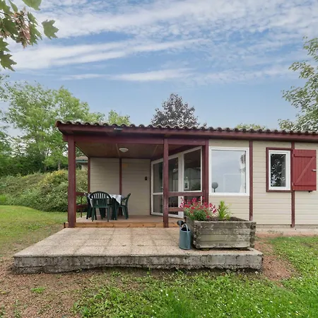 Campsite Le Mont Libre - & Espace Nature - Gannat