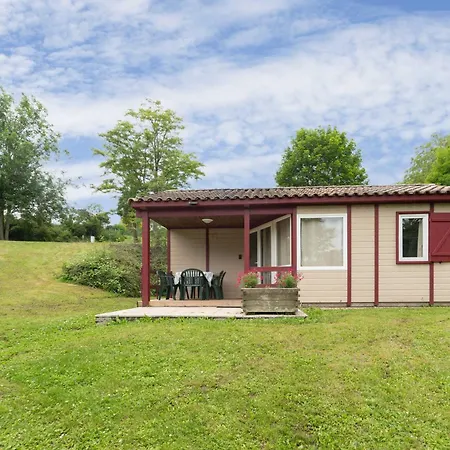 Campsite Le Mont Libre - & Espace Nature - *
