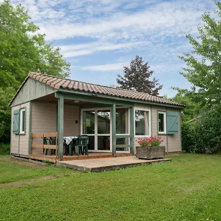 Campsite Le Mont Libre - & Espace Nature -