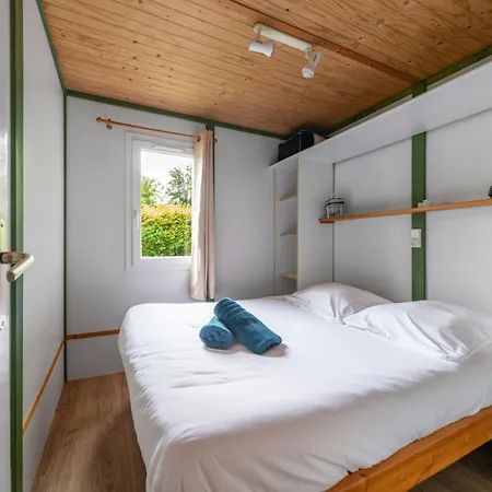 Le Mont Libre - & Espace Nature - Campsite *