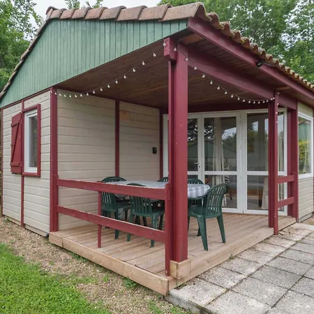 Campsite Le Mont Libre - & Espace Nature - Gannat