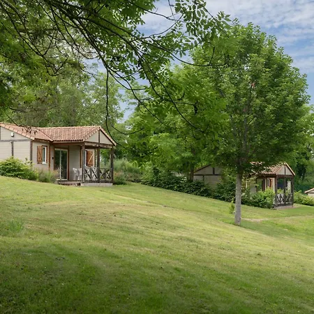 Campsite Le Mont Libre - & Espace Nature - Gannat