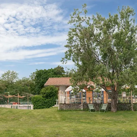 Le Mont Libre - & Espace Nature - Campsite Gannat