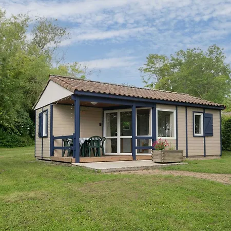 Campsite Le Mont Libre - & Espace Nature - Gannat