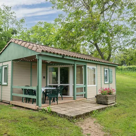 Le Mont Libre - & Espace Nature - Campsite
